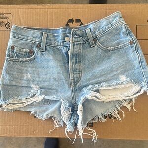 Levi’s Distressed Light Jean shorts